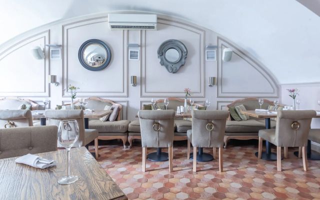 Aston Boutique-Hotel