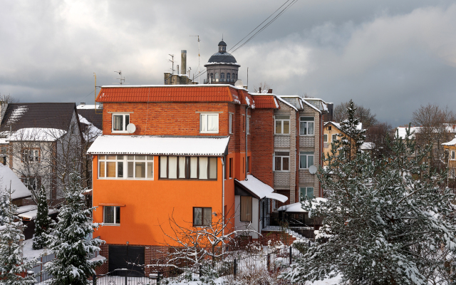 S Dzhakuzzi V Istoricheskom Tsentre Apartaments