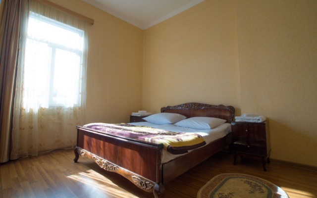 Irakli Guest House