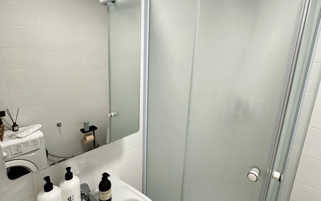 Dizaynerskaya na 33 Etazhe Flat