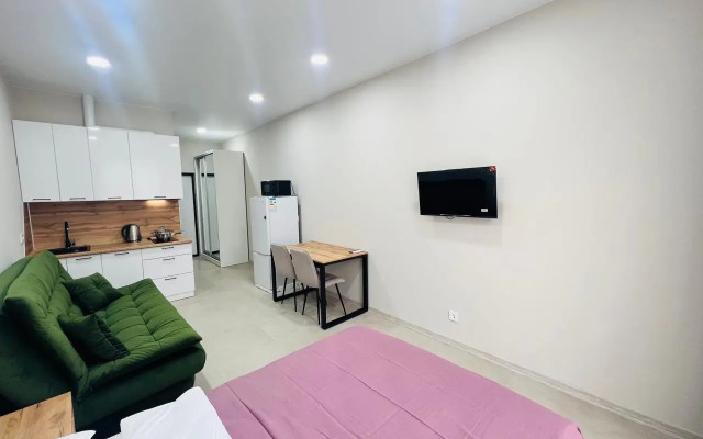 Svetlaya Studiya S Kukhney V Apart-Komplekse S Basseynom Apartments