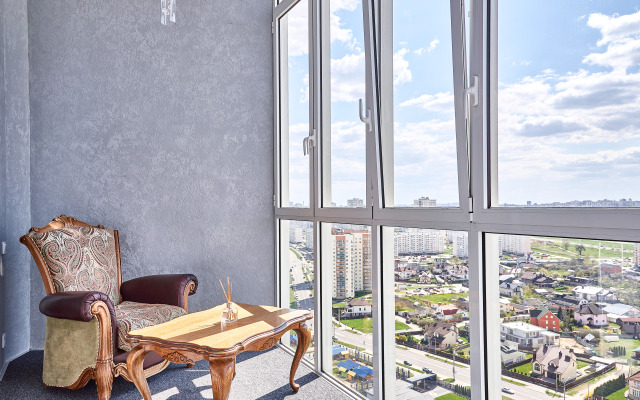 S Shikarnym Vidom S 24 Etazha Rumer Apartaments