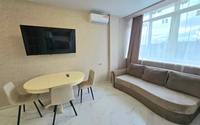 Апартаменты с Панорамными Окнами и Красивым Видом