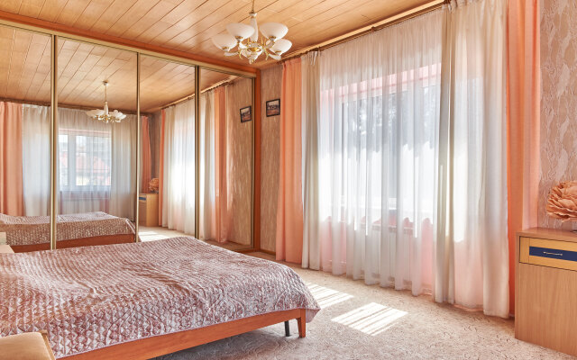V Yolkakh Private House