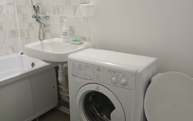 Uyutnaya u morya plyazh Aleksino Flat