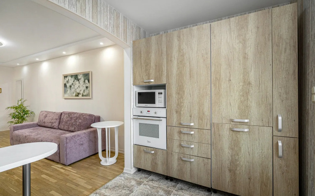 Apartamenty Ladgorna cetyrehkomnatnye  vozle TC Galerea