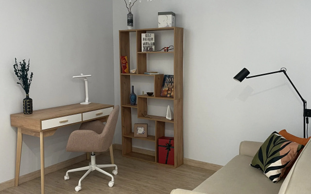 S Sovremennym Dizaynom I Mebelyu Flat