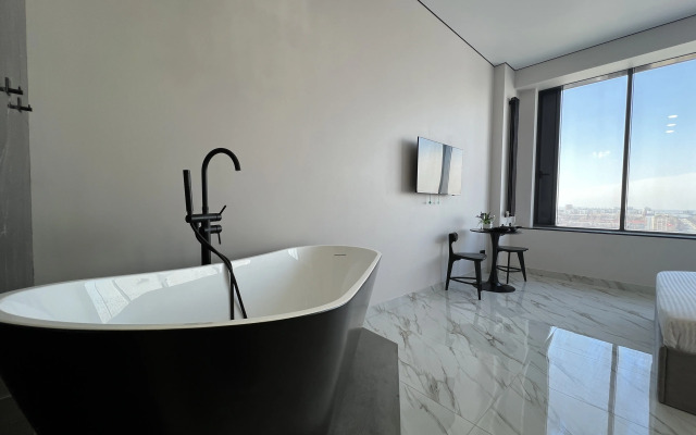Ot Elitkhaus24 V Samom Vysokom Zdanii Status Apartments