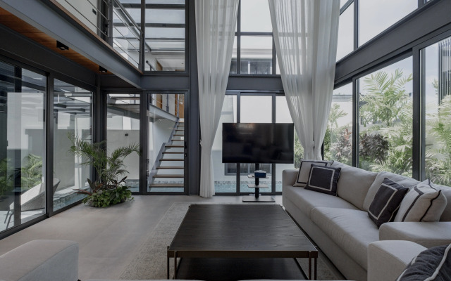 Modern Luxury Loft Riverhouse Villa