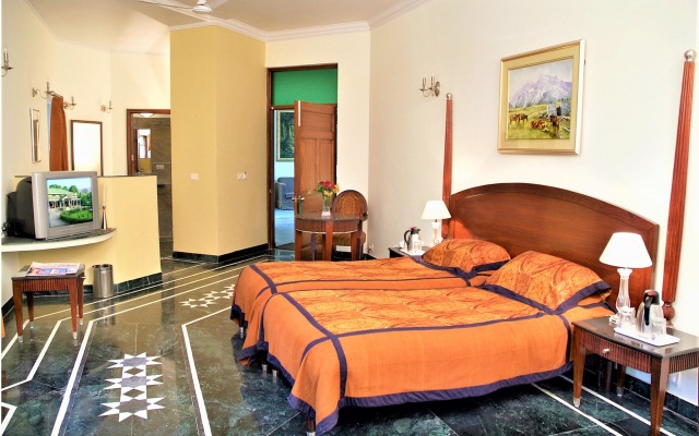 Отель WelcomHeritage Taragarh Palace