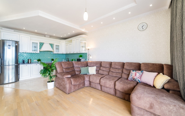 S Dvumya Terrasami I Basseynom Flat