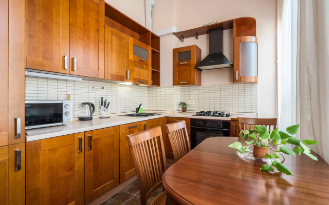 U Tavricheskogo Sada Flat