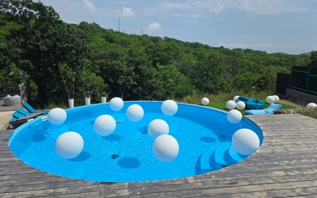 S  Territoriey I Basseynom Private house