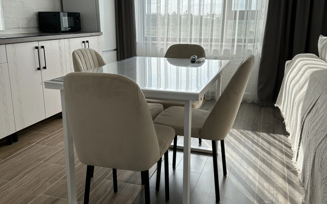 20 Na Akademicheskoy Apartments