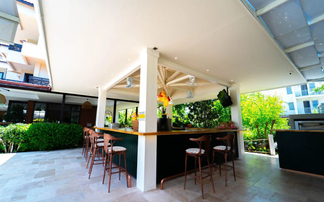 Club-E Hotel