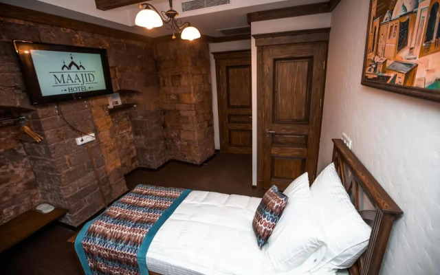Maajid Hotel & Restaurant