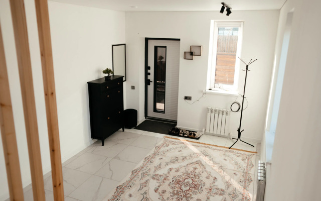 Chastnyij Dom s Novyim Remontom Private house