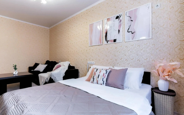 Квартира у Парка Галицкого Апарт-Отелика на Героя Сарабеева