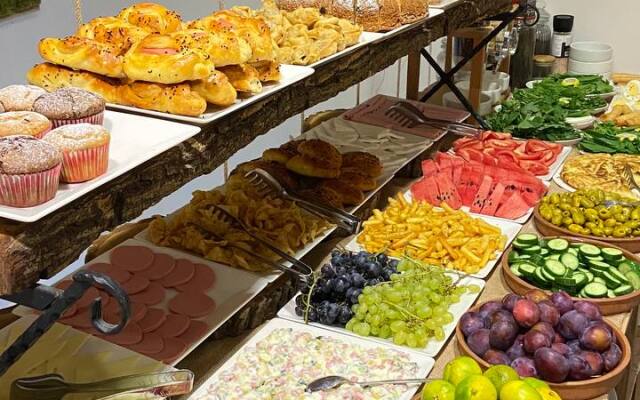 Отель Linda Port Hotel