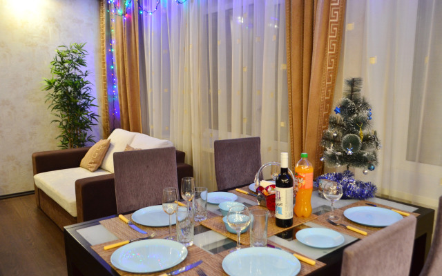 Апартаменты Рядом с центром на Татищева 53