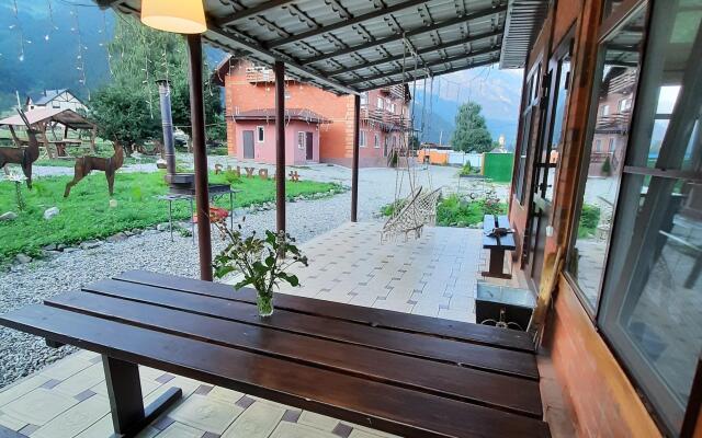 Vila Liza s Transferom k Podemnikam Guest House