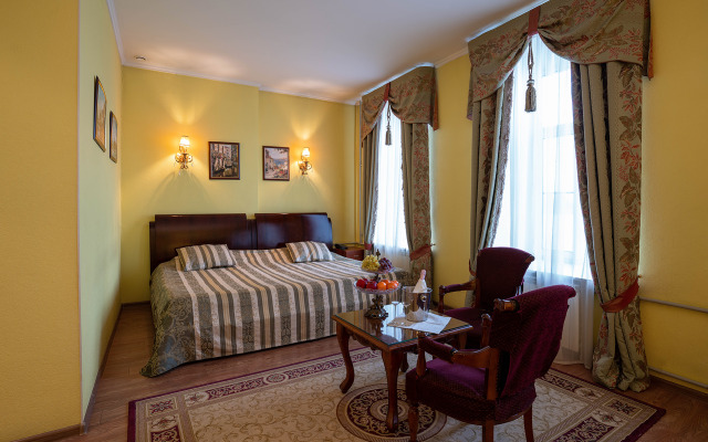 Azhur Classic Mini-Hotel