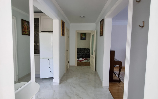 Квартира в Уютном Домике