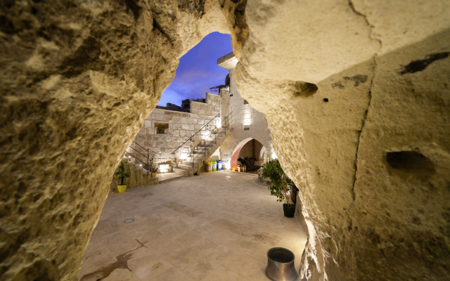 My Cave Suites