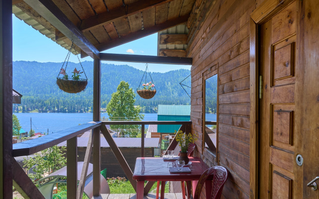 Гостевой дом Летний домик из кедра с баней