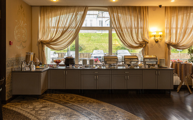 40 Meridian Arbat Hotel