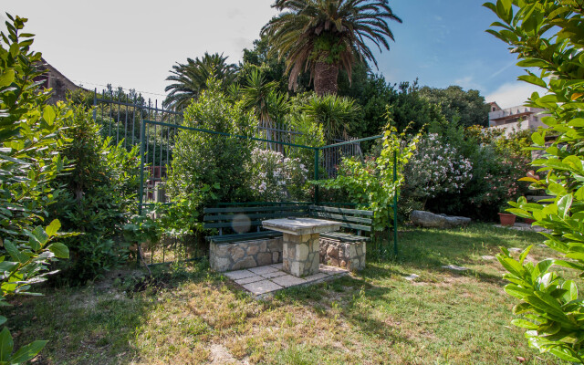 Garden Hotel