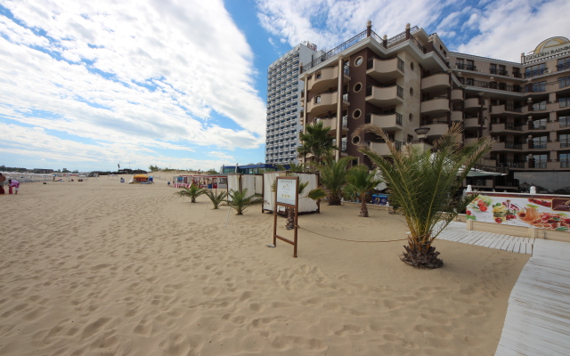 Апарт-Отель Golden Rainbow - Menada