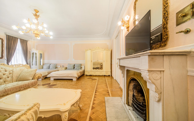 Квартира на Рубинштейна 4