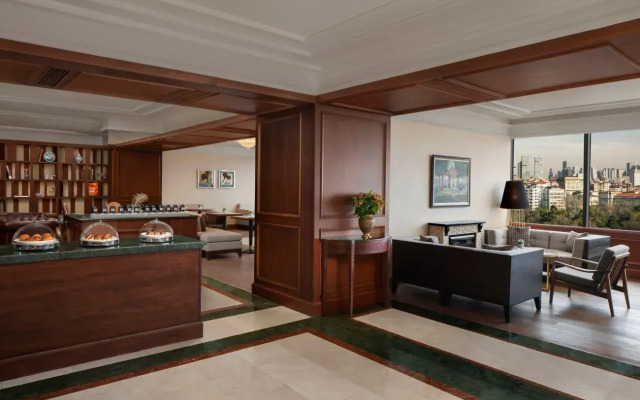 Hotel The Ritz-Carlton, Istanbul.