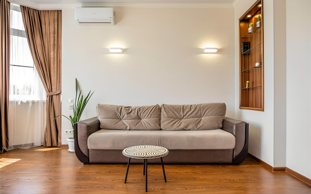 V Tsentre Goroda S Vidom Na Park Apartment