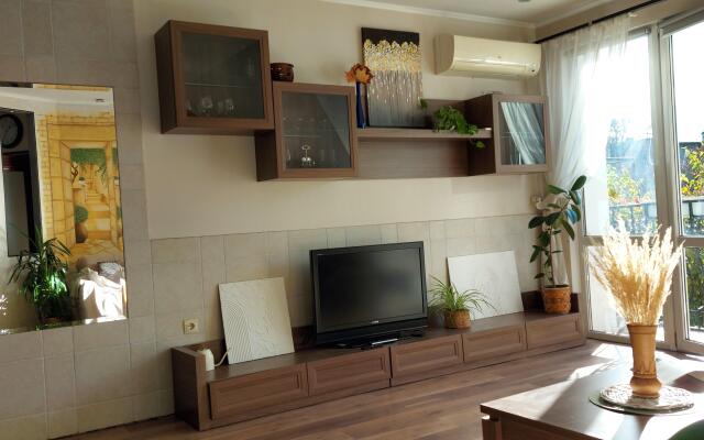 Art-Mansarda Khudozhnika Flat