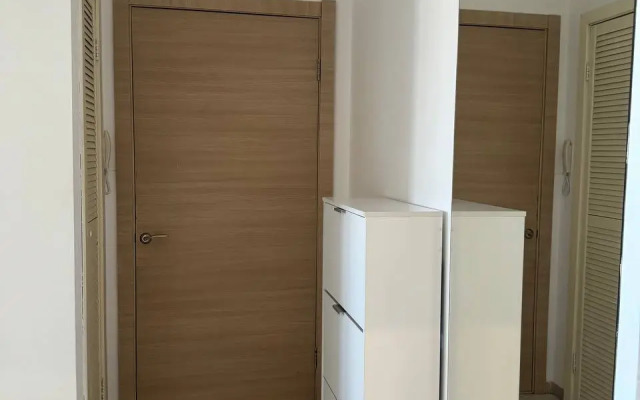 Prostornaya kvartira v 113 kvartale Flat
