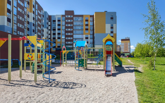 Kvartira s Dizajnerskim Evroremontom v Novom Zilom Komplekse s Panoramnymi Oknami