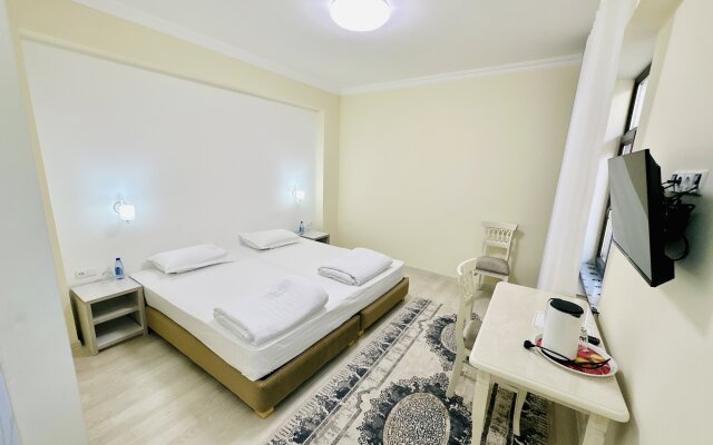 Samarkand Travel Hotel