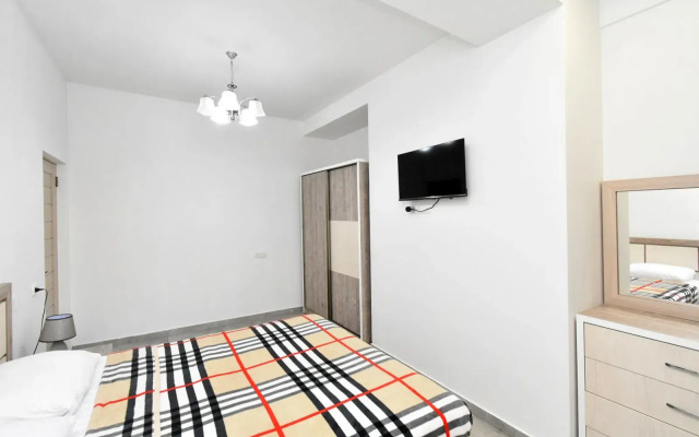 2-K v Novostroyke, Ulitsa Arama, Di412 Flat