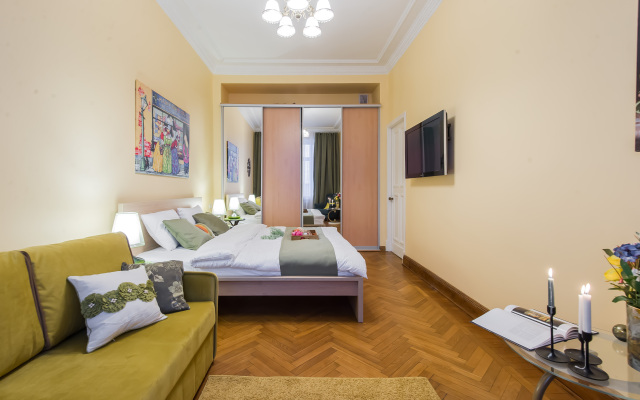 GM v Legendarnoj Stalinskoj vysotke Apartments