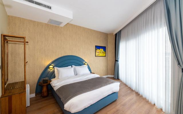 Nenessa Airport Hotel