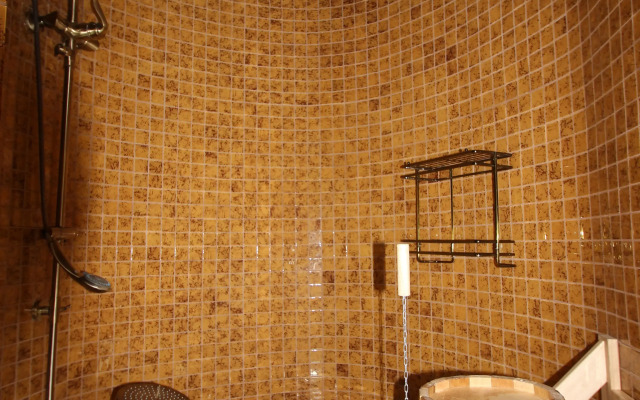 Uyut Hotel
