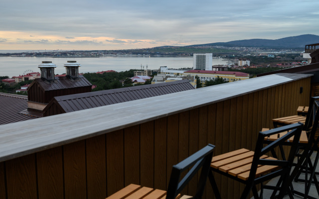 Квартира Акварель Люкс С Мансардным Окном