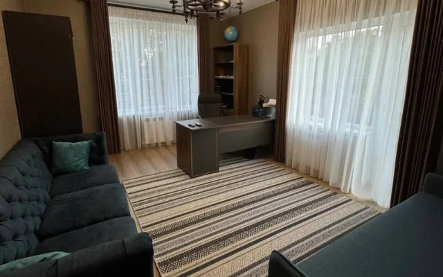 S Basseynom I Baney Private House