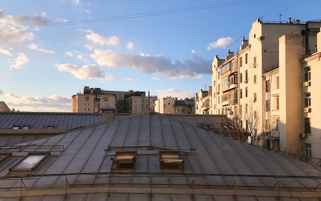 Апартаменты с балконами и видом на тверскую площадь и Мэрию Москвы