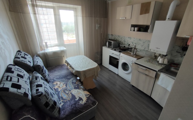 V Novom Dome Flat