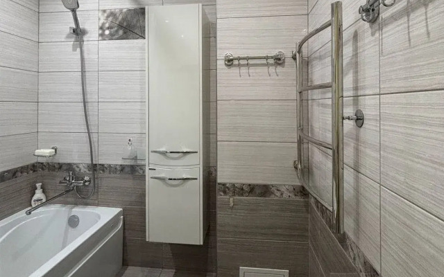 1-Kom Mira 284a-19 Kakdoma Sakhalin Flat