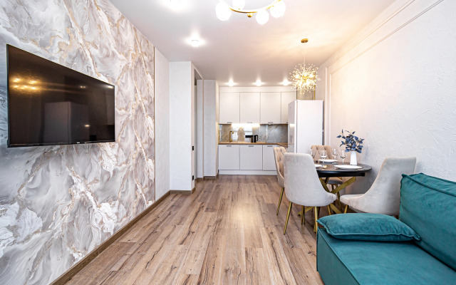 2 Nochi Na Ulitse Imeni Machugi 166b/1 Flat