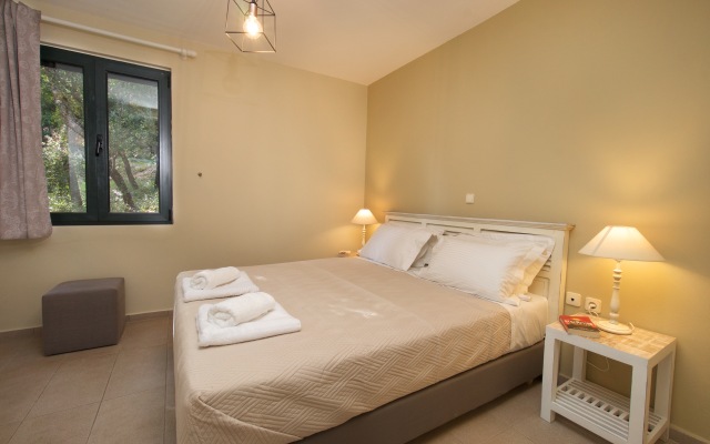 Martini Waterfront Suites Apartments